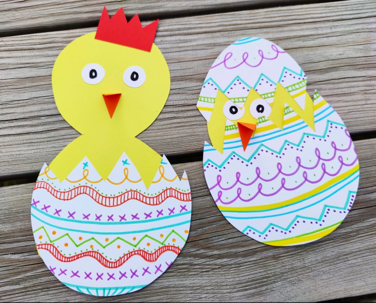 Påskekyllinger i egg