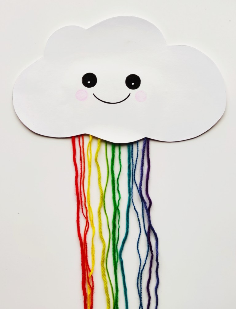 papirsky med regnbue